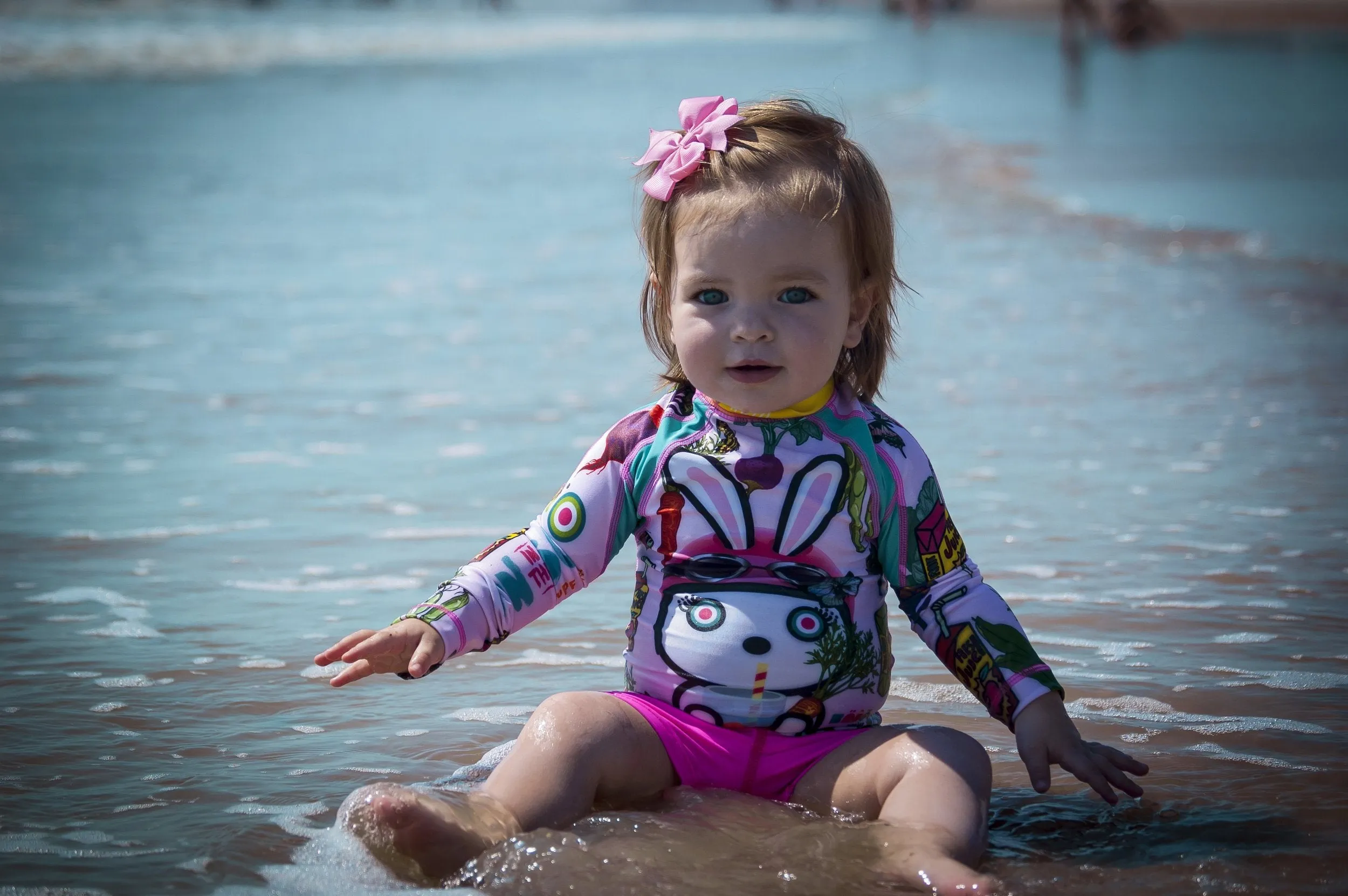 Bunny Veggies Girls Long Sleeve Rash Guard Shirt With Zipper